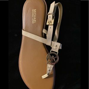 EUC MICHAEL Michael Kors Gold Sondra Thong Sandal